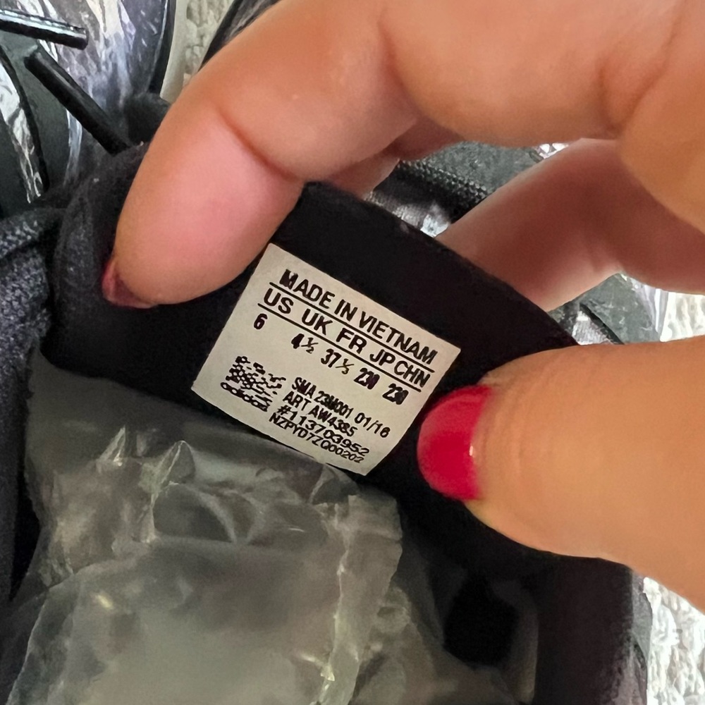 Adidas Sneakers - Picture 6 of 6